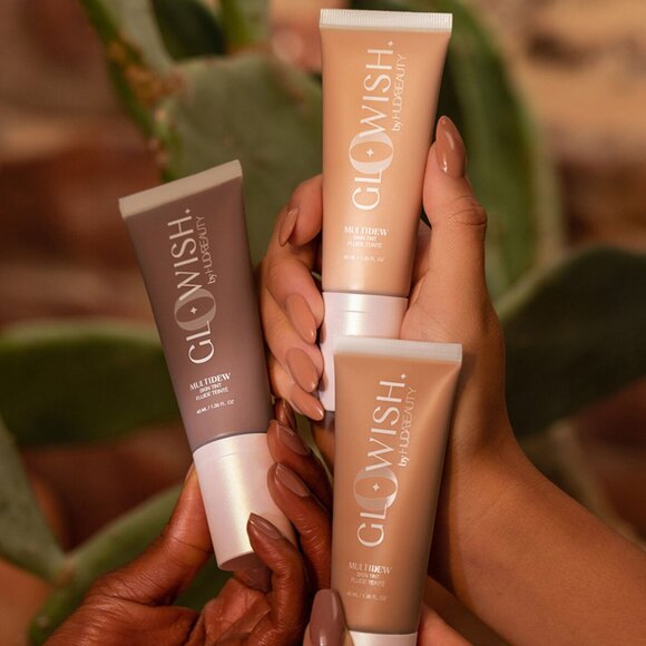 Huda Beauty GloWish Multidew Vegan Skin Tint Foundation 08 Tan - Picture 6 of 11